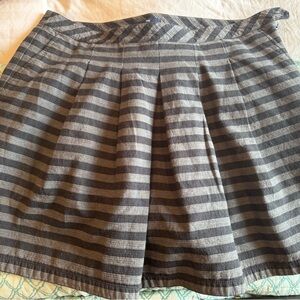 LIKE NEW! GAP Black/Gray Mini A-line Skirt Pleated Side Zip Pockets Sz 12